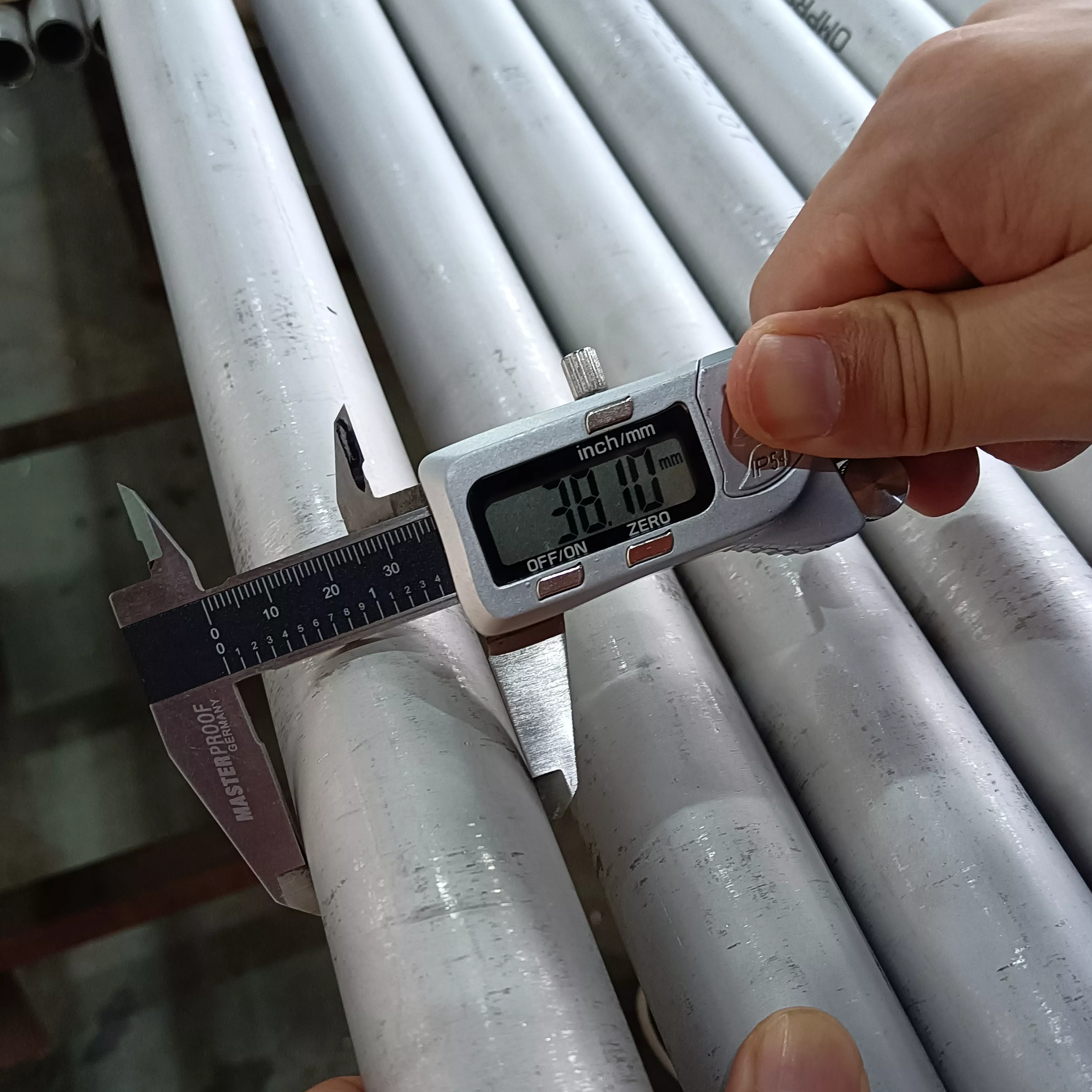 Une analyse complète de la résistance à la corrosion en acier inoxydable: la teneur en molybdène est la clé